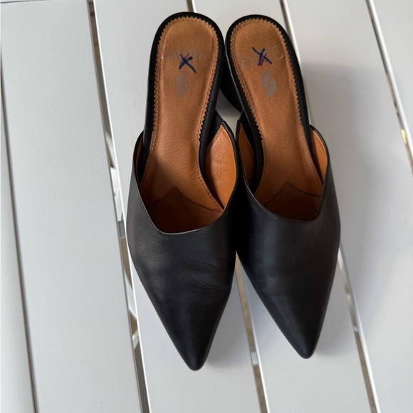 Sarto Elegant Black leather Women's Mules pointy toe size 5.5M - Picture 2 of 14